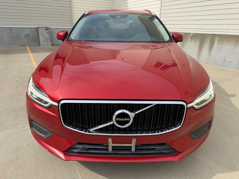 Used 2018 Volvo XC60 T5 Momentum w/ Convenience Package AWD/4WD image 8