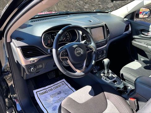 Used 2014 Jeep Cherokee Latitude w/ Cold Weather Group AWD/4WD image 12