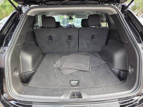 Certified 2025 Chevrolet Blazer LT FWD image 19