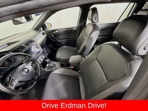 Used 2020 Volkswagen Tiguan SE R-Line FWD image 6