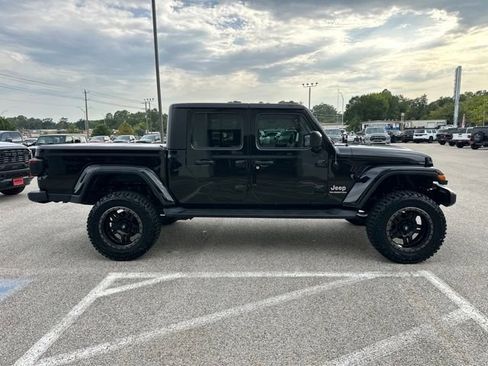 Used 2020 Jeep Gladiator Overland AWD/4WD image 4