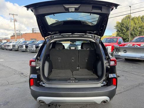 Used 2025 Ford Escape Active w/ Cold Weather Package AWD/4WD image 5