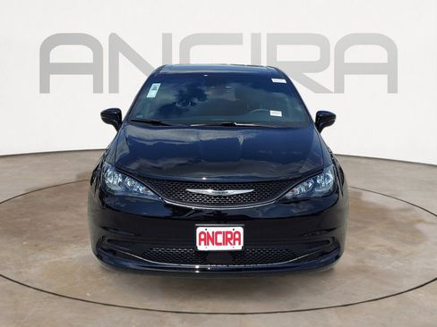 New 2026 Chrysler Voyager LX FWD image 5