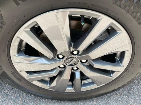 Used 2025 Nissan Pathfinder SV FWD image 28