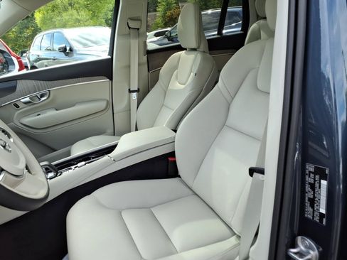 Certified 2024 Volvo XC90 B5 Plus AWD/4WD image 19
