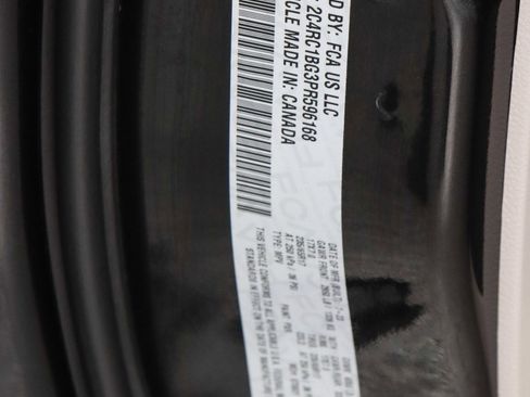 Used 2023 Chrysler Pacifica Touring-L FWD image 33