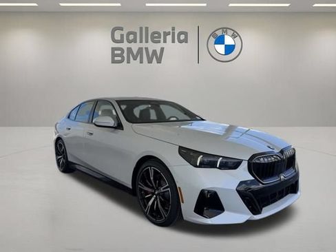 New 2027 BMW 530i w/ M Sport Package RWD image 4