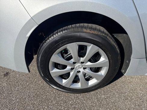 Used 2023 Toyota Corolla LE image 33