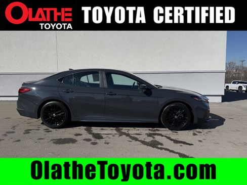 Certified 2025 Toyota Camry SE image 1