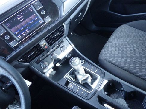 Used 2019 Volkswagen Jetta S image 13