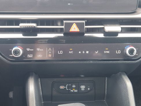 Used 2026 Kia Sportage EX FWD image 22