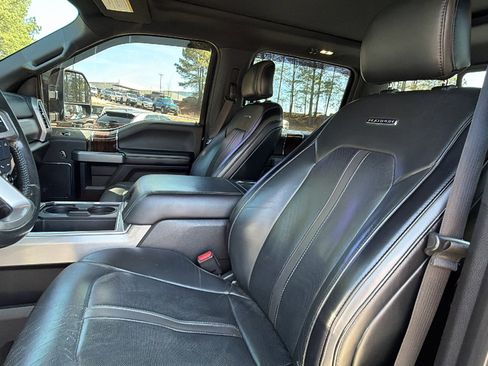 Used 2017 Ford F250 Platinum w/ Platinum Ultimate Package image 16