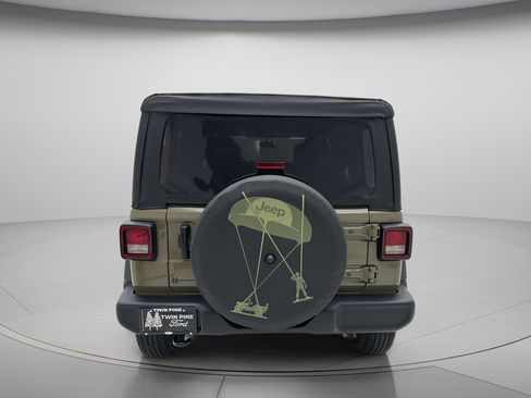 Used 2025 Jeep Wrangler Unlimited Sport AWD/4WD image 6