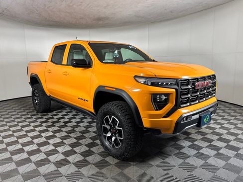 Certified 2025 GMC Canyon AT4 w/ AT4X Package AWD/4WD image 3
