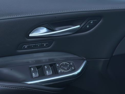 Used 2025 Cadillac XT4 Premium Luxury image 46