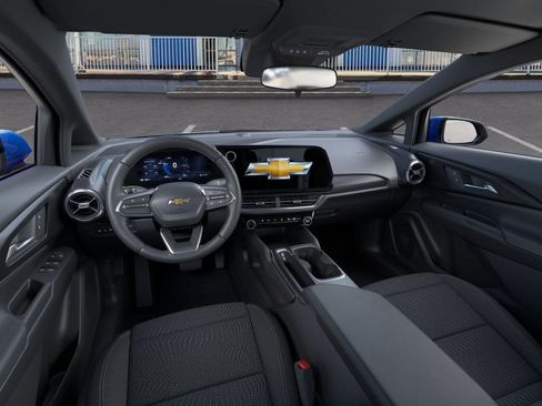 New 2026 Chevrolet Equinox EV LT image 15