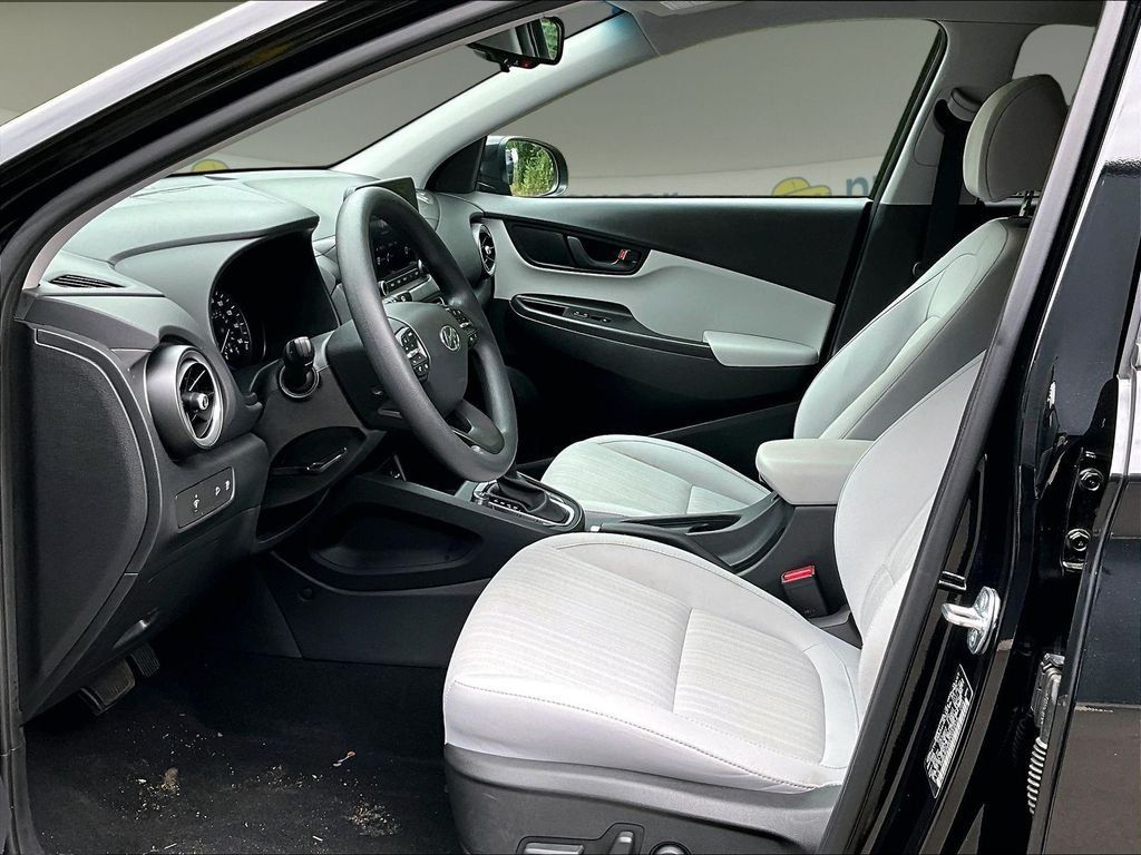 Used 2023 Hyundai Kona SEL w/ Cargo Package AWD/4WD image 11