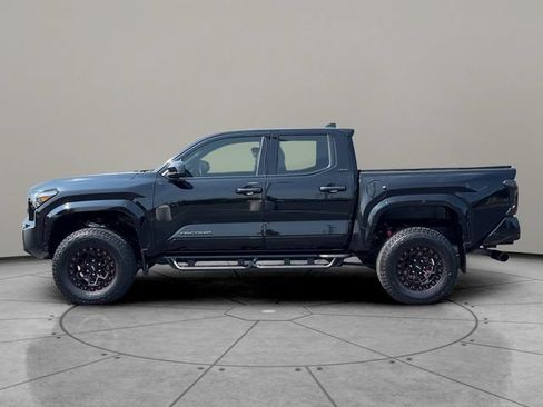 Used 2025 Toyota Tacoma SR5 AWD/4WD image 3