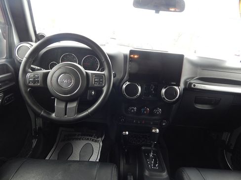 Used 2012 Jeep Wrangler Unlimited Sahara w/ Connectivity Group image 12