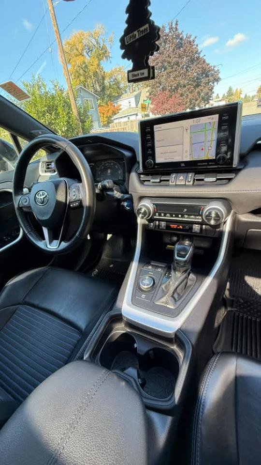 Used 2021 Toyota RAV4 XSE AWD/4WD image 17
