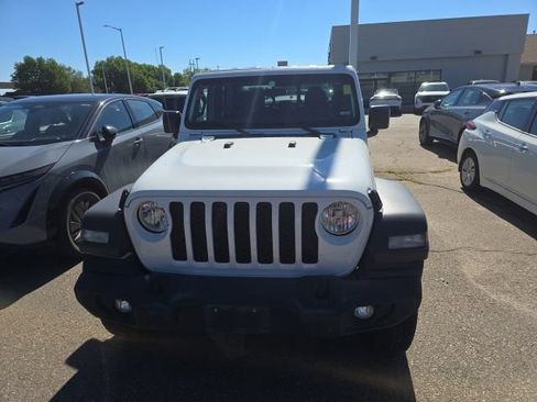 Used 2020 Jeep Gladiator Sport w/ Quick Order Package 24S AWD/4WD image 2