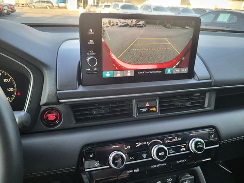 Certified 2024 Honda Pilot Touring image 18