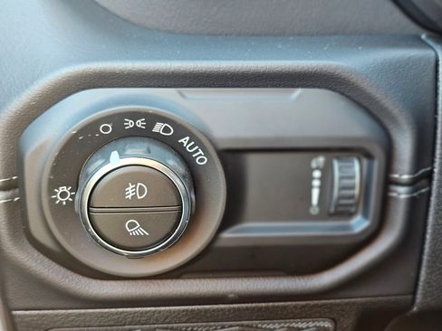 New 2026 Jeep Gladiator Sahara image 19