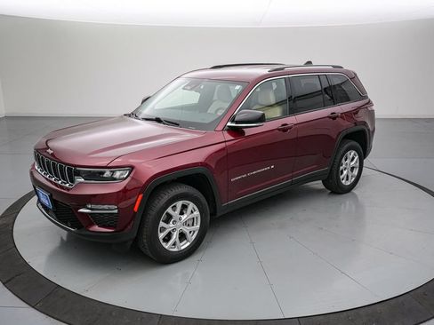 Used 2023 Jeep Grand Cherokee Limited w/ Luxury Tech Group II AWD/4WD image 8