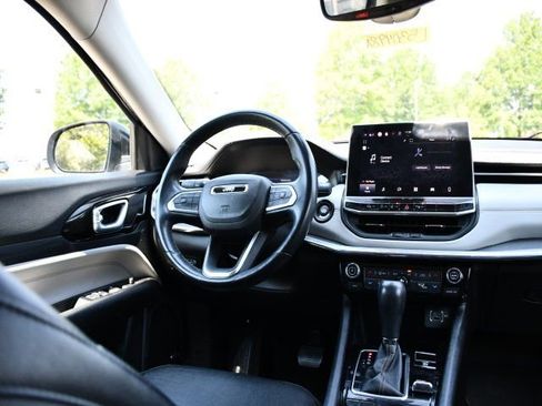 Used 2022 Jeep Compass Limited w/ Sun and Sound Group AWD/4WD image 17