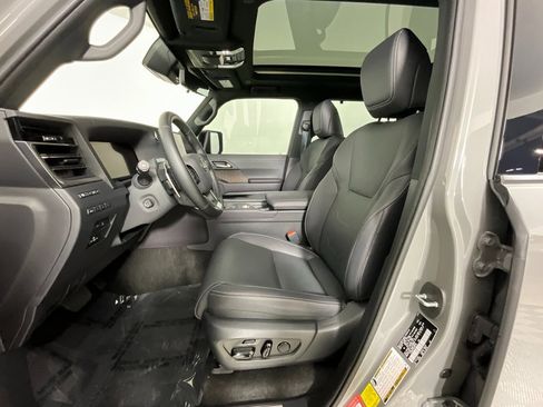 Used 2025 Lexus GX 550 image 14