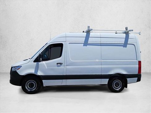 Used 2022 Mercedes-Benz Sprinter 2500 image 10