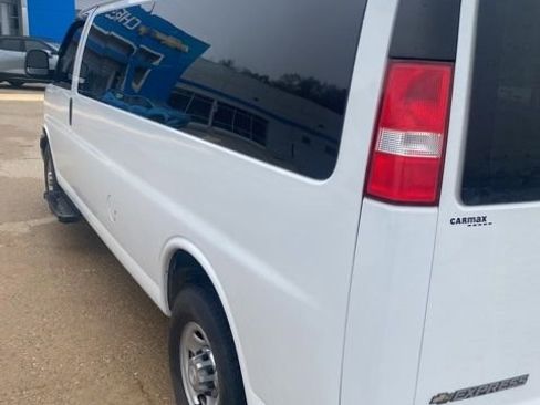 Used 2020 Chevrolet Express 3500 LT w/ LT Preferred Equipment Group RWD image 14