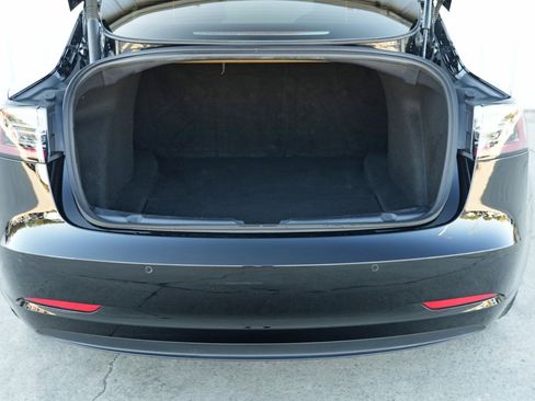 Used 2022 Tesla Model 3 Performance image 10