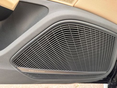 Used 2018 Audi A4 2.0T Ultra Premium Plus w/ Premium Plus Package image 16