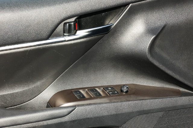 Used 2024 Toyota Camry SE FWD image 23