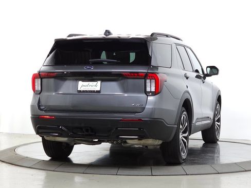 Used 2025 Ford Explorer ST-Line AWD/4WD image 11