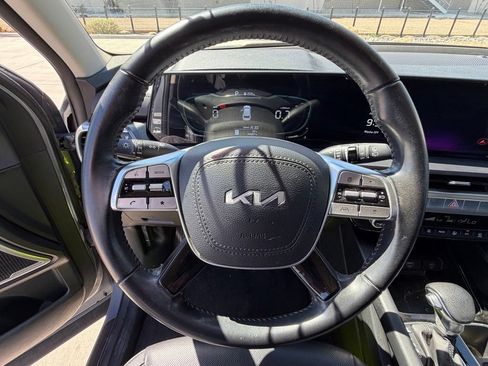 Used 2023 Kia Telluride LX FWD image 15