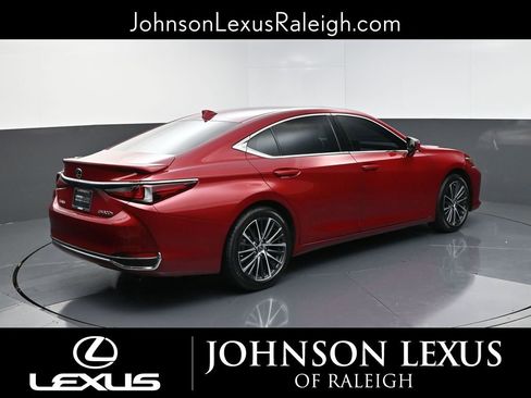 Used 2023 Lexus ES 300h w/ Premium Package image 9