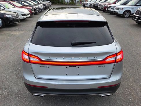 Used 2016 Lincoln MKX Select w/ Select Plus Package AWD/4WD image 10