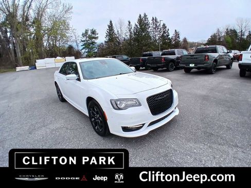 Used 2023 Chrysler 300 Touring L w/ Popular Equipment Group AWD/4WD image 3