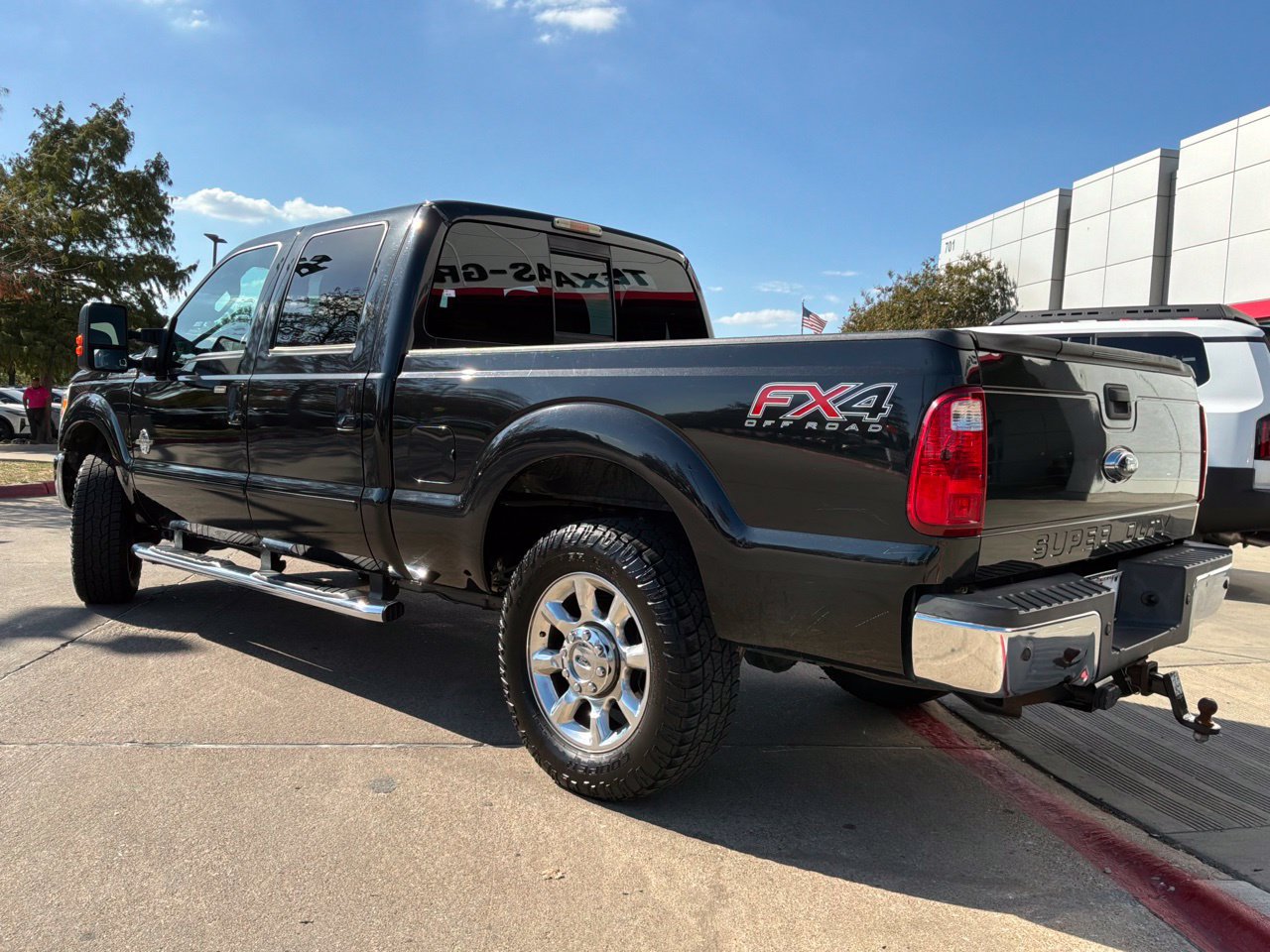 Used 2015 Ford F250 Lariat w/ Lariat Ultimate Package AWD/4WD image 8