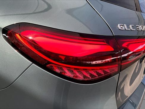 Used 2025 Mercedes-Benz GLC 300 image 29