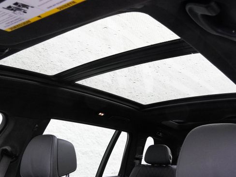 Used 2025 BMW X7 M60i image 14