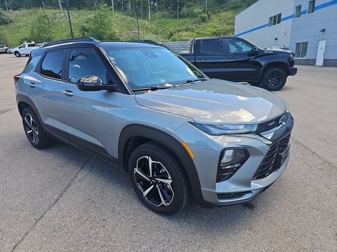 Used 2023 Chevrolet TrailBlazer RS w/ Convenience Package AWD/4WD image 3