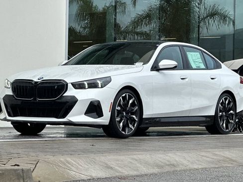 New 2026 BMW i5 eDrive40 w/ M Sport Package image 7