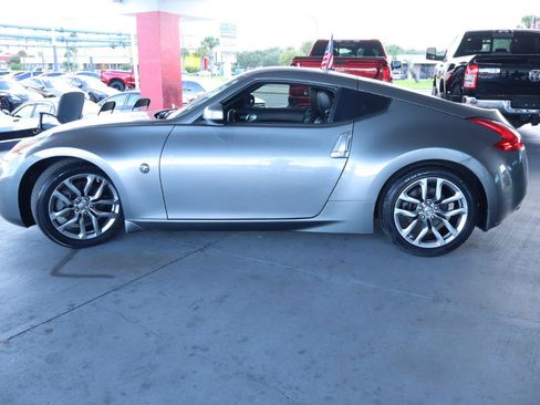 Used 2014 Nissan 370Z Touring RWD image 10