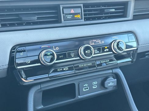 New 2025 Honda Pilot Touring image 30