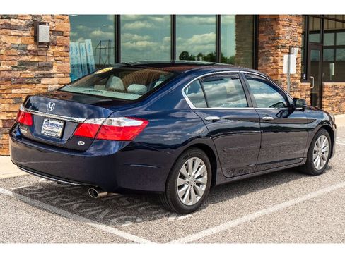 Used 2015 Honda Accord EX image 2
