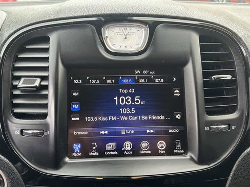 Used 2016 Chrysler 300 S RWD image 18