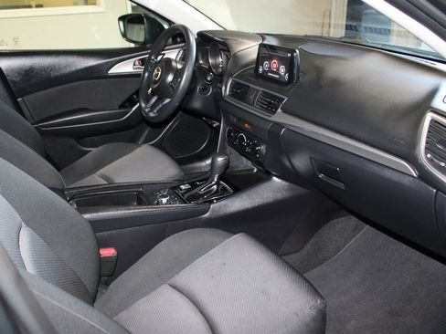 Used 2017 MAZDA MAZDA3 Sport FWD image 27